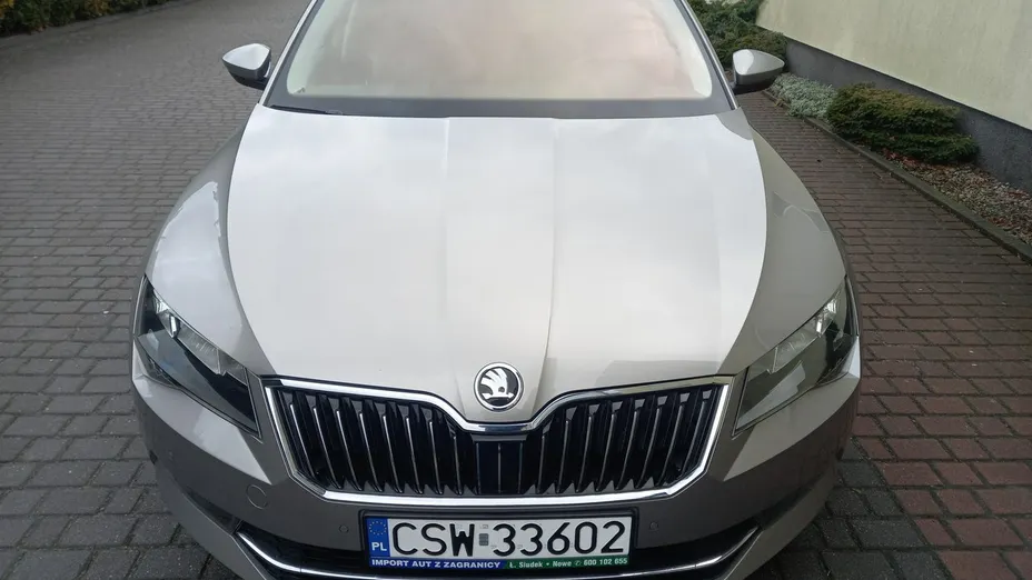 SKODA Superb -