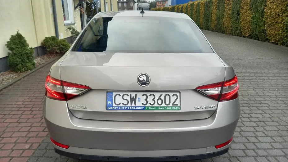 SKODA Superb -
