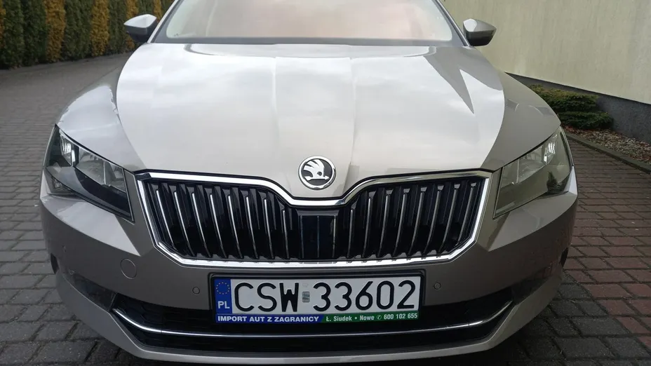 SKODA Superb -