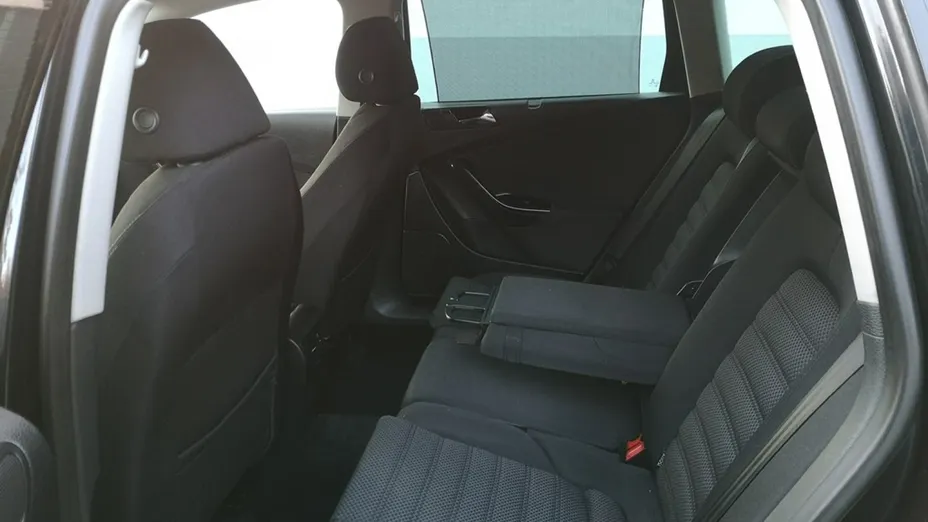 VOLKSWAGEN Passat -