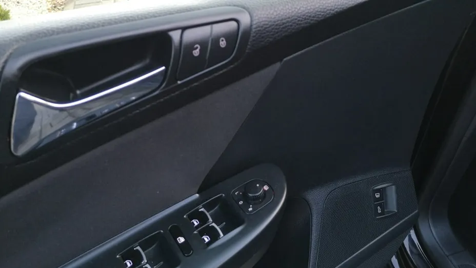 VOLKSWAGEN Passat -