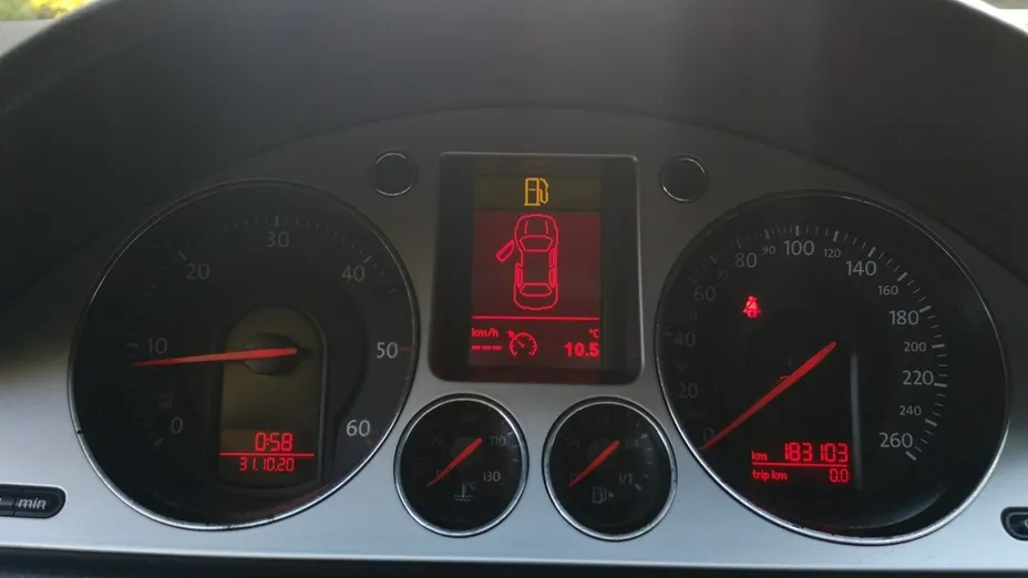 VOLKSWAGEN Passat -