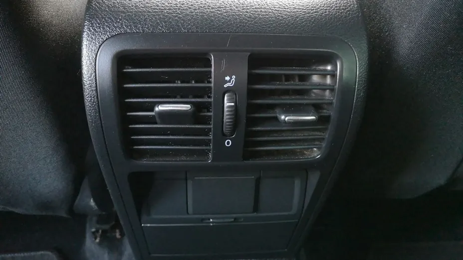 VOLKSWAGEN Passat -