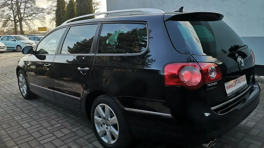 VOLKSWAGEN Passat -