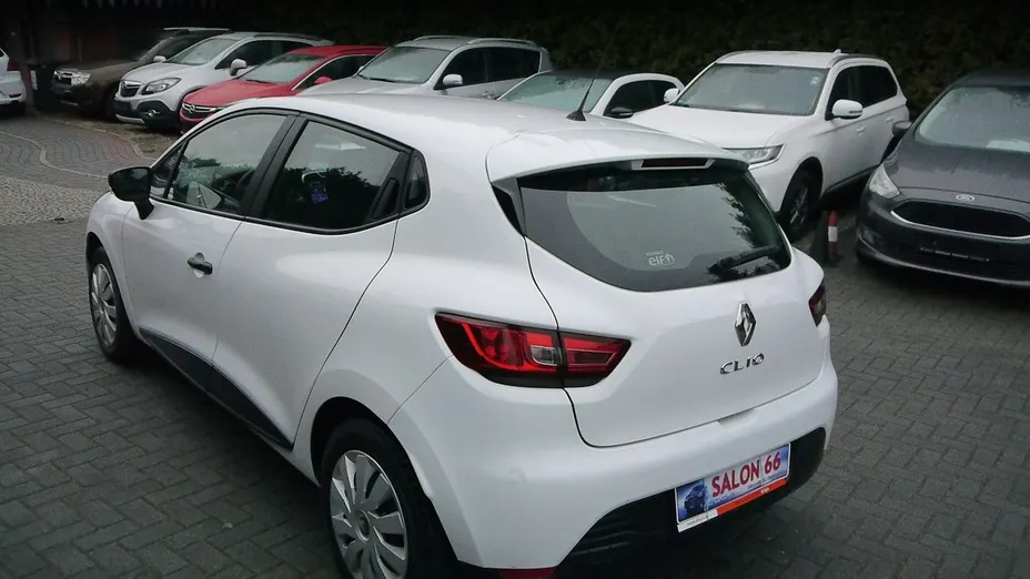 RENAULT Clio -