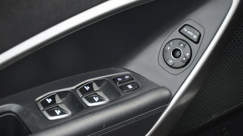 HYUNDAI Santa Fe -