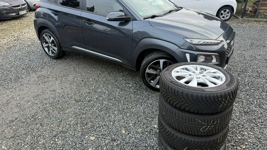 HYUNDAI Kona -