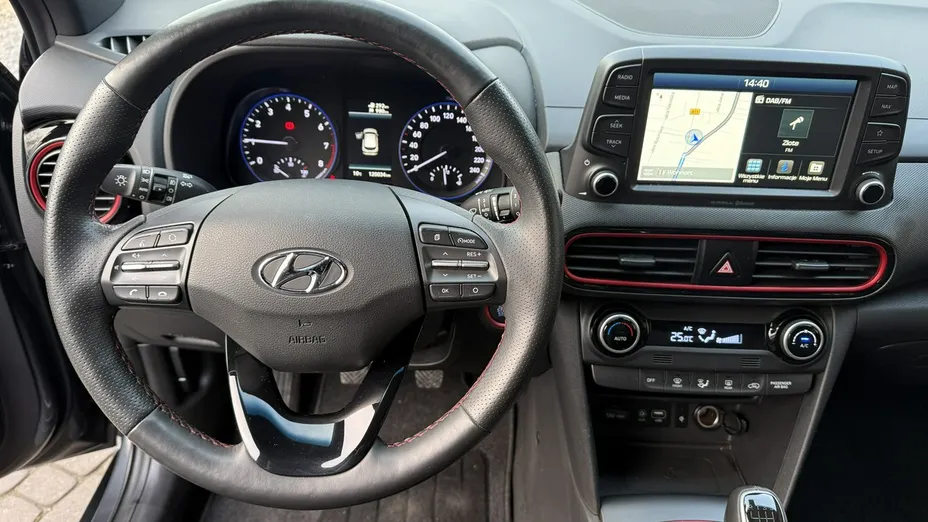 HYUNDAI Kona -