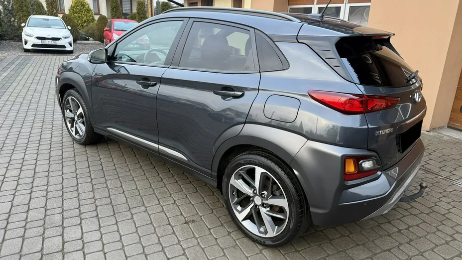 HYUNDAI Kona -
