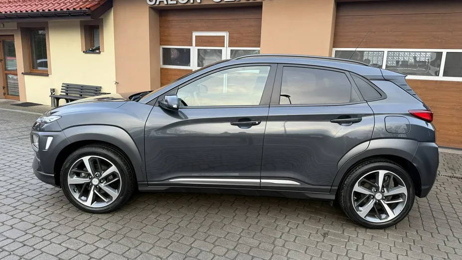 HYUNDAI Kona -