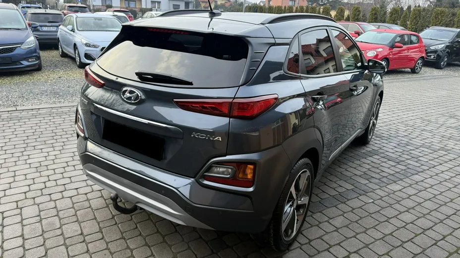 HYUNDAI Kona -
