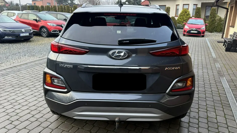 HYUNDAI Kona -