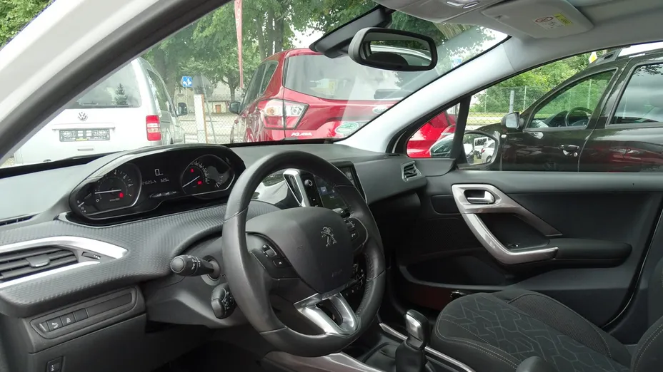 PEUGEOT 2008 -