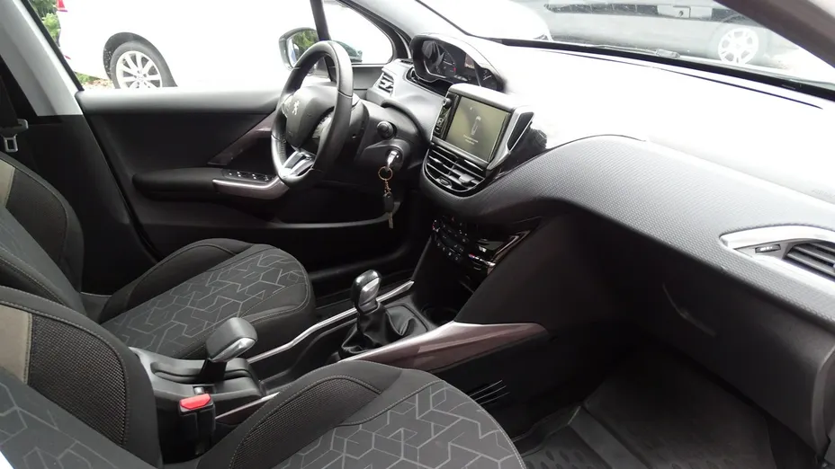 PEUGEOT 2008 -