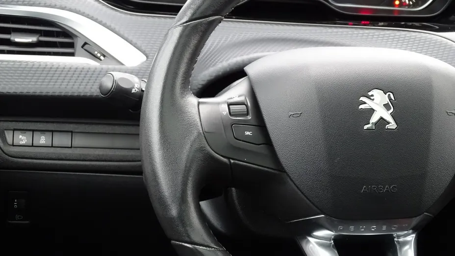 PEUGEOT 2008 -