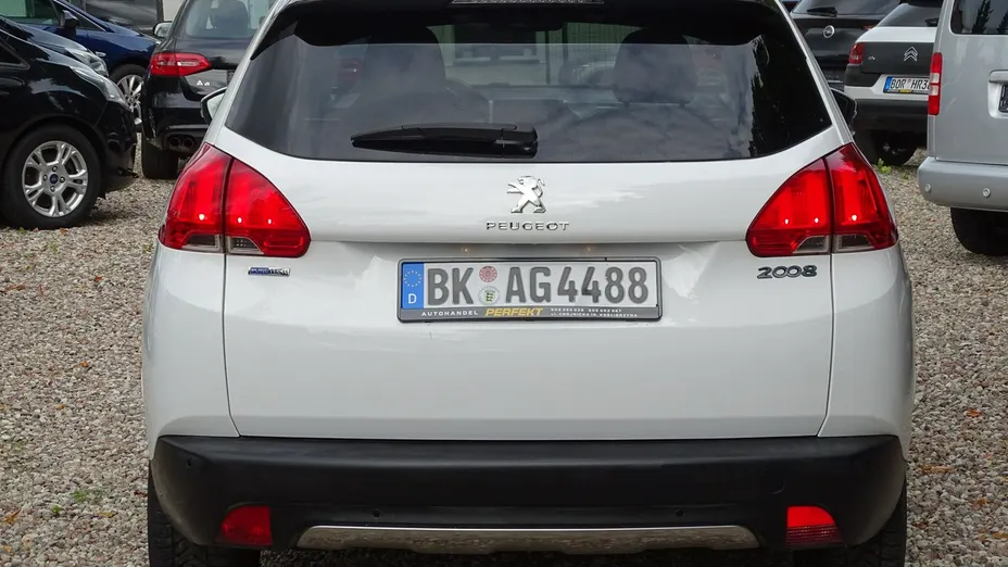 PEUGEOT 2008 -