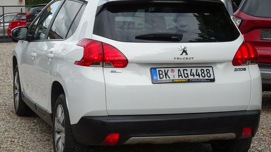 PEUGEOT 2008 -