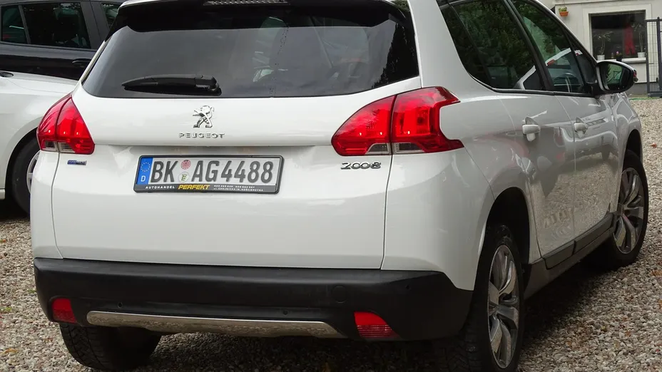 PEUGEOT 2008 -