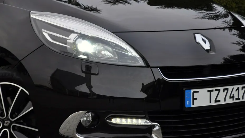 RENAULT Scenic -