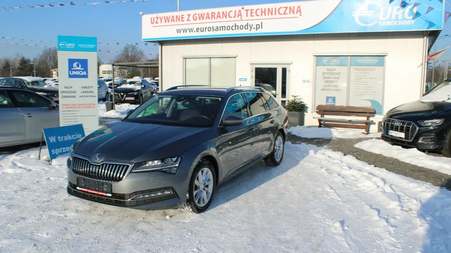 SKODA Superb -