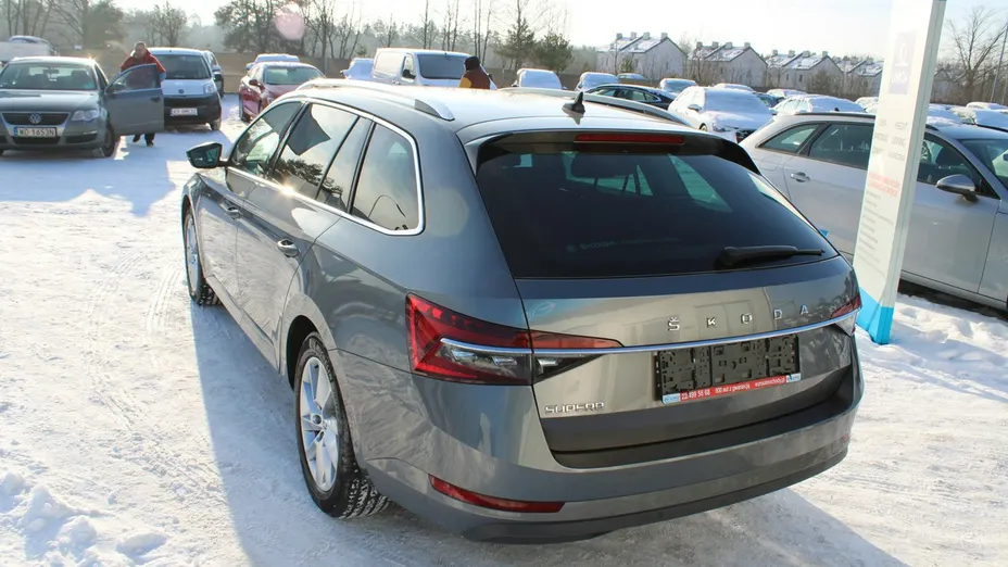 SKODA Superb -