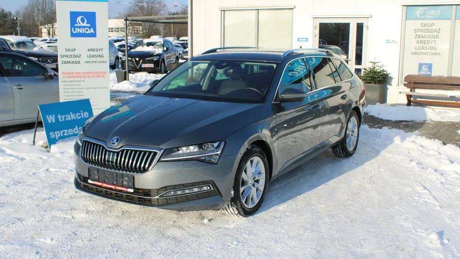 SKODA Superb -
