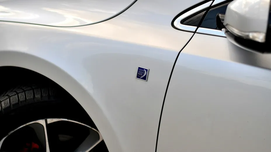 VOLVO V40 -