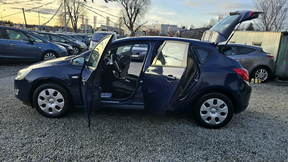 OPEL Astra -