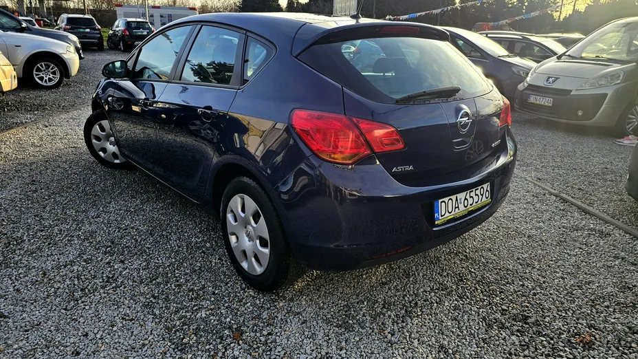 OPEL Astra -