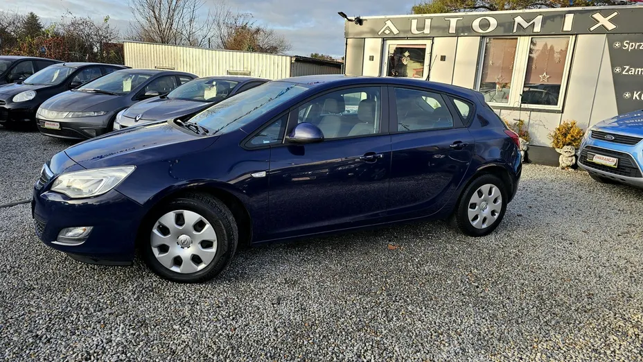 OPEL Astra -