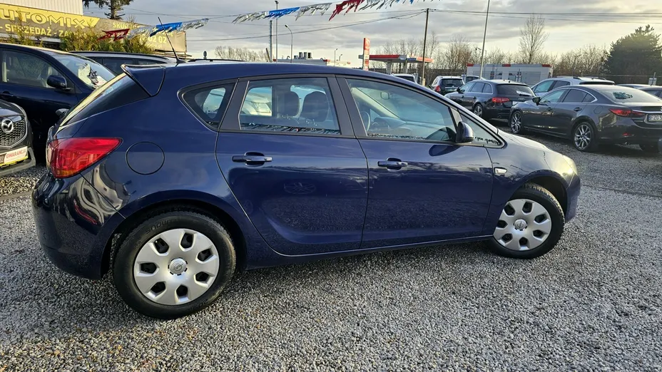 OPEL Astra -