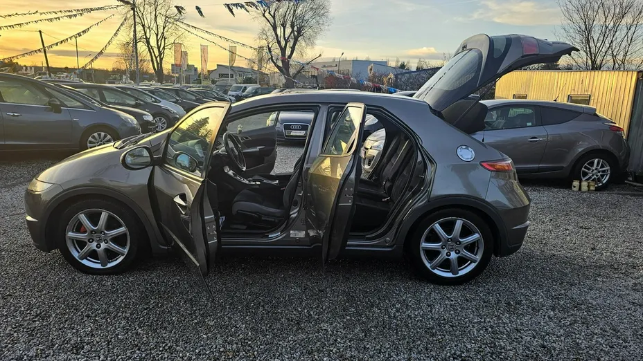 HONDA Civic -
