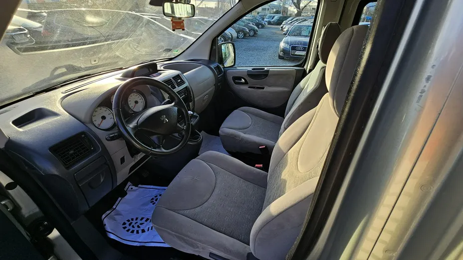PEUGEOT Expert -
