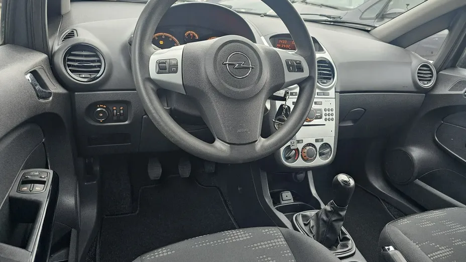 OPEL Corsa -