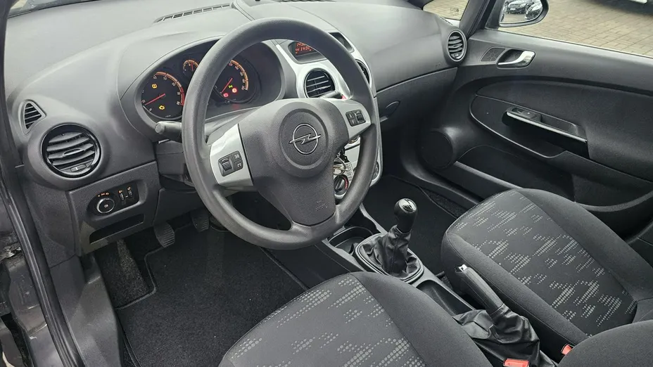 OPEL Corsa -