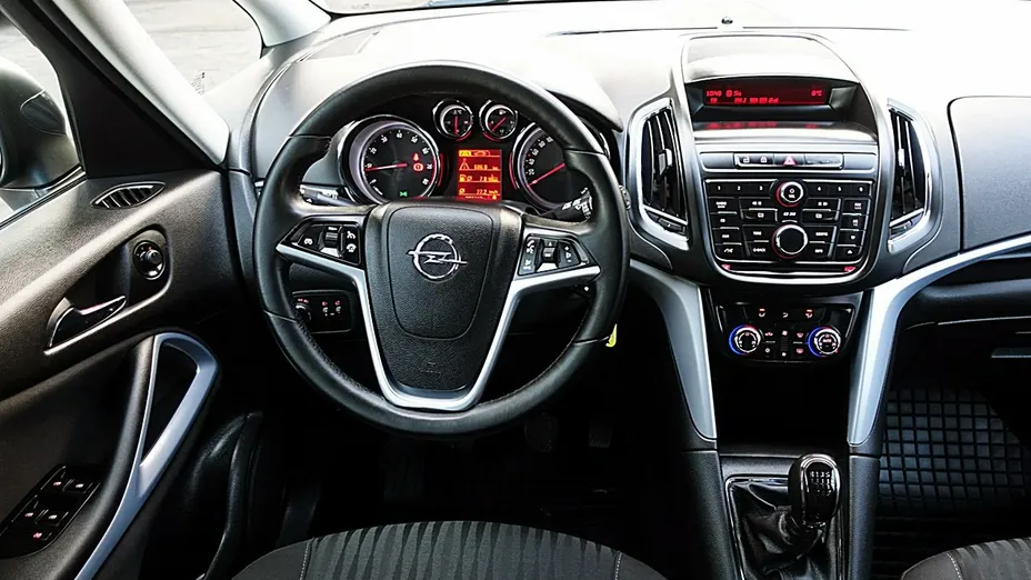OPEL Zafira -