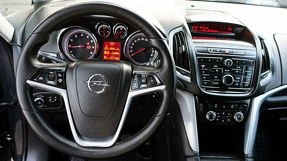 OPEL Zafira -