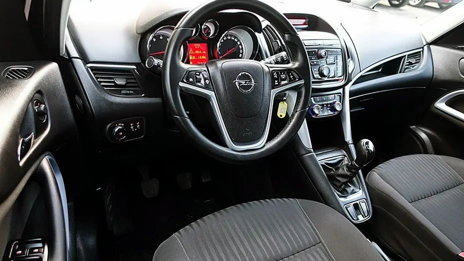 OPEL Zafira -