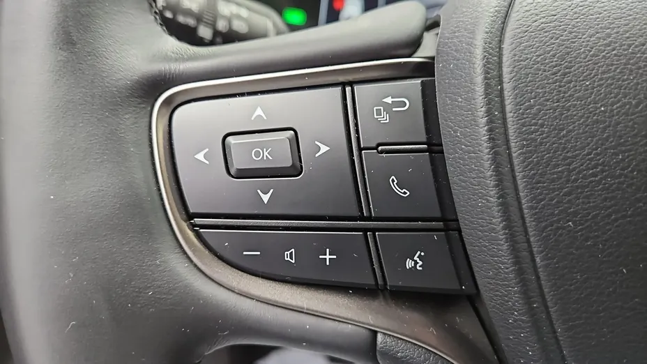 LEXUS UX -