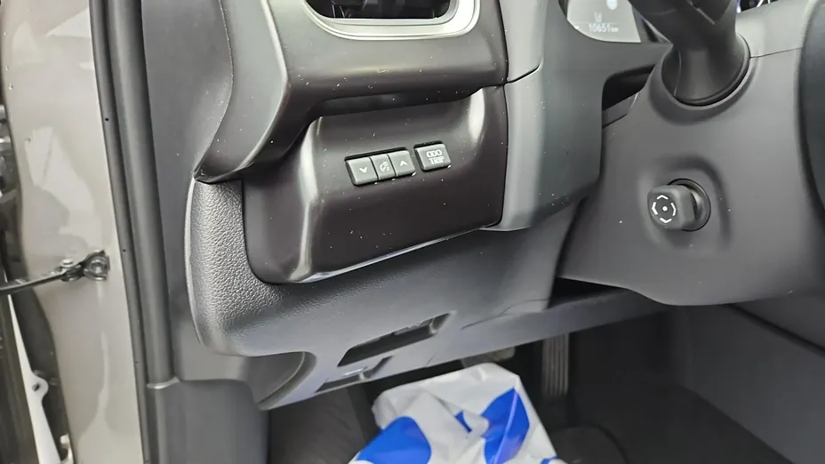 LEXUS UX -