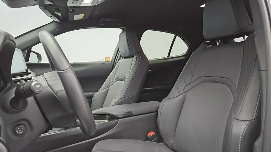 LEXUS UX -