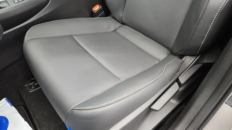 LEXUS UX -