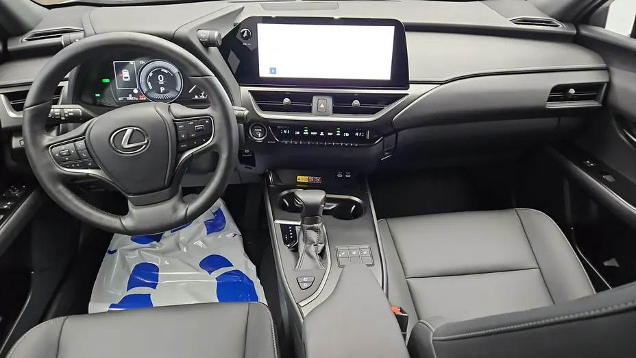 LEXUS UX -