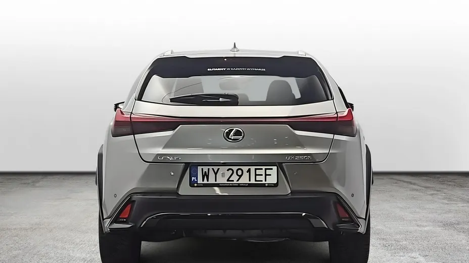 LEXUS UX -