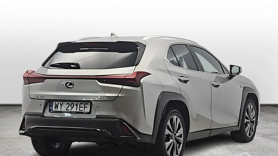 LEXUS UX -