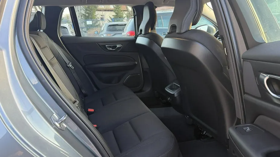 VOLVO V60 -