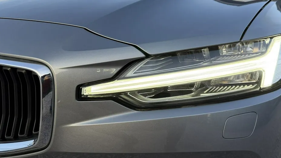 VOLVO V60 -