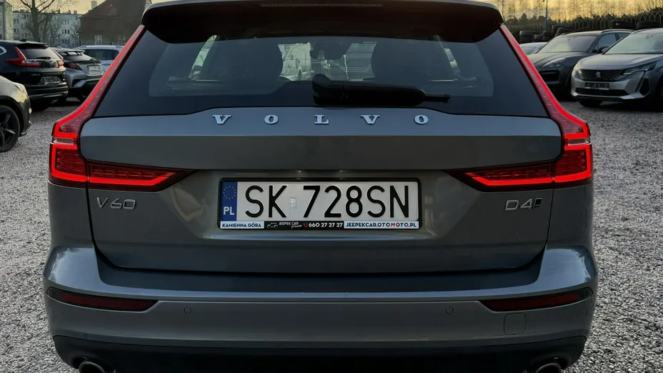 VOLVO V60 -