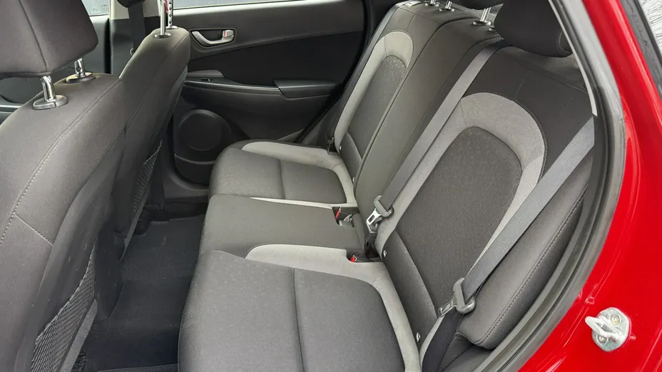 HYUNDAI Kona -