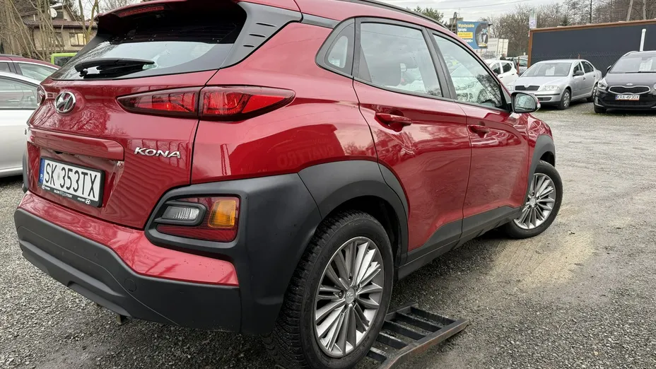 HYUNDAI Kona -
